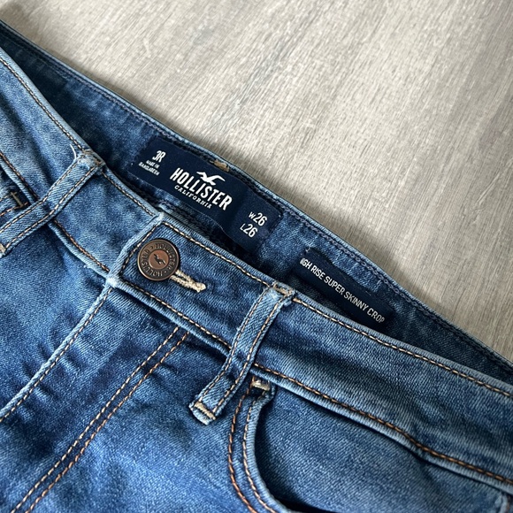 Hollister Distressed Skinny Jeans - Picture 5 of 5